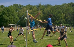 Album photos/vidéos du tournoi de volley sur herbe du 18 mai 2025