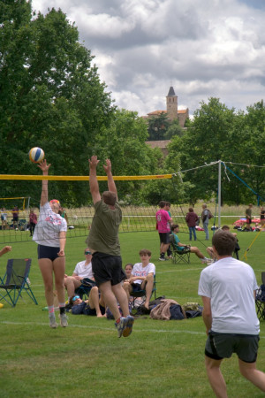 Album photos/vidéos du tournoi de volley sur herbe du 17 mai 2026